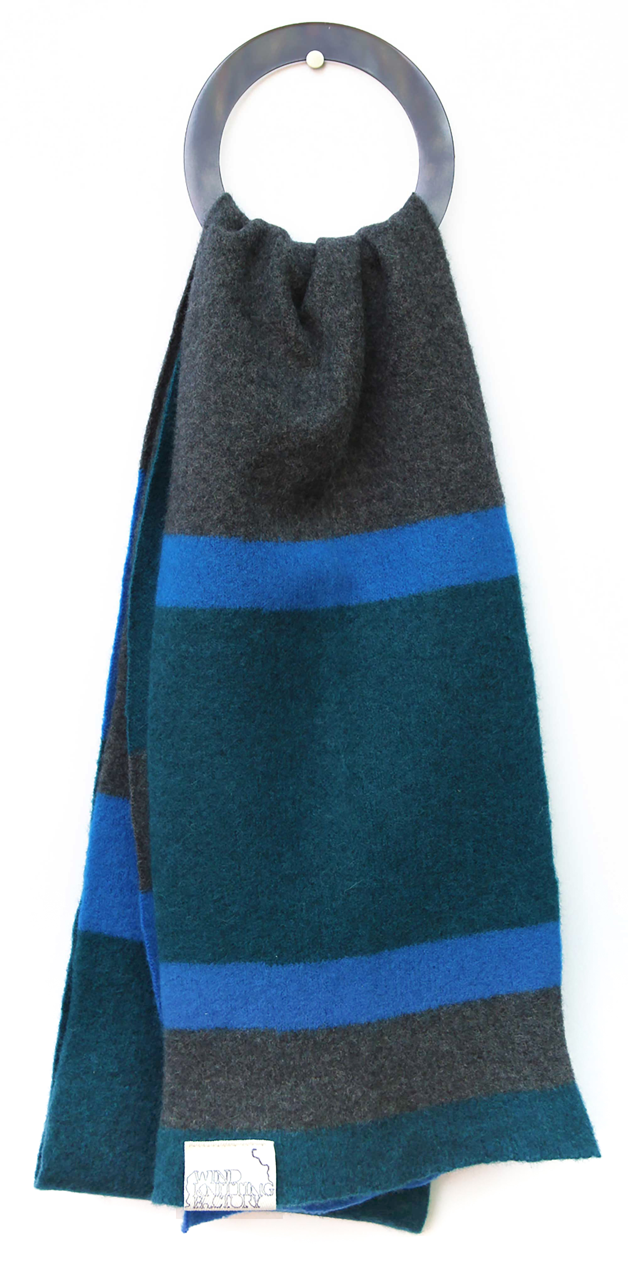 Wind-knitted-scarf-kobalt_gray