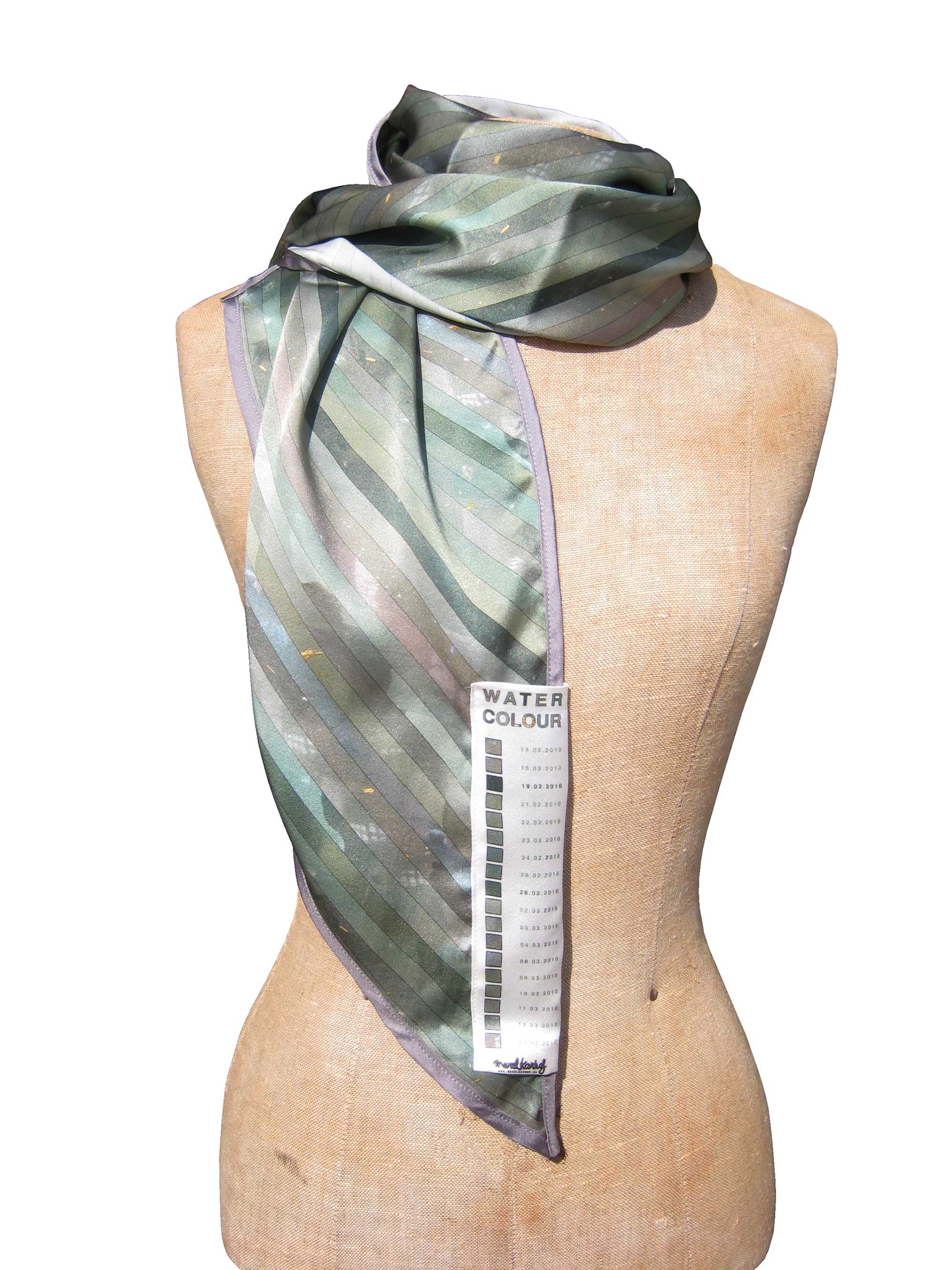 water-colour-scarf_long_merel-karhof01