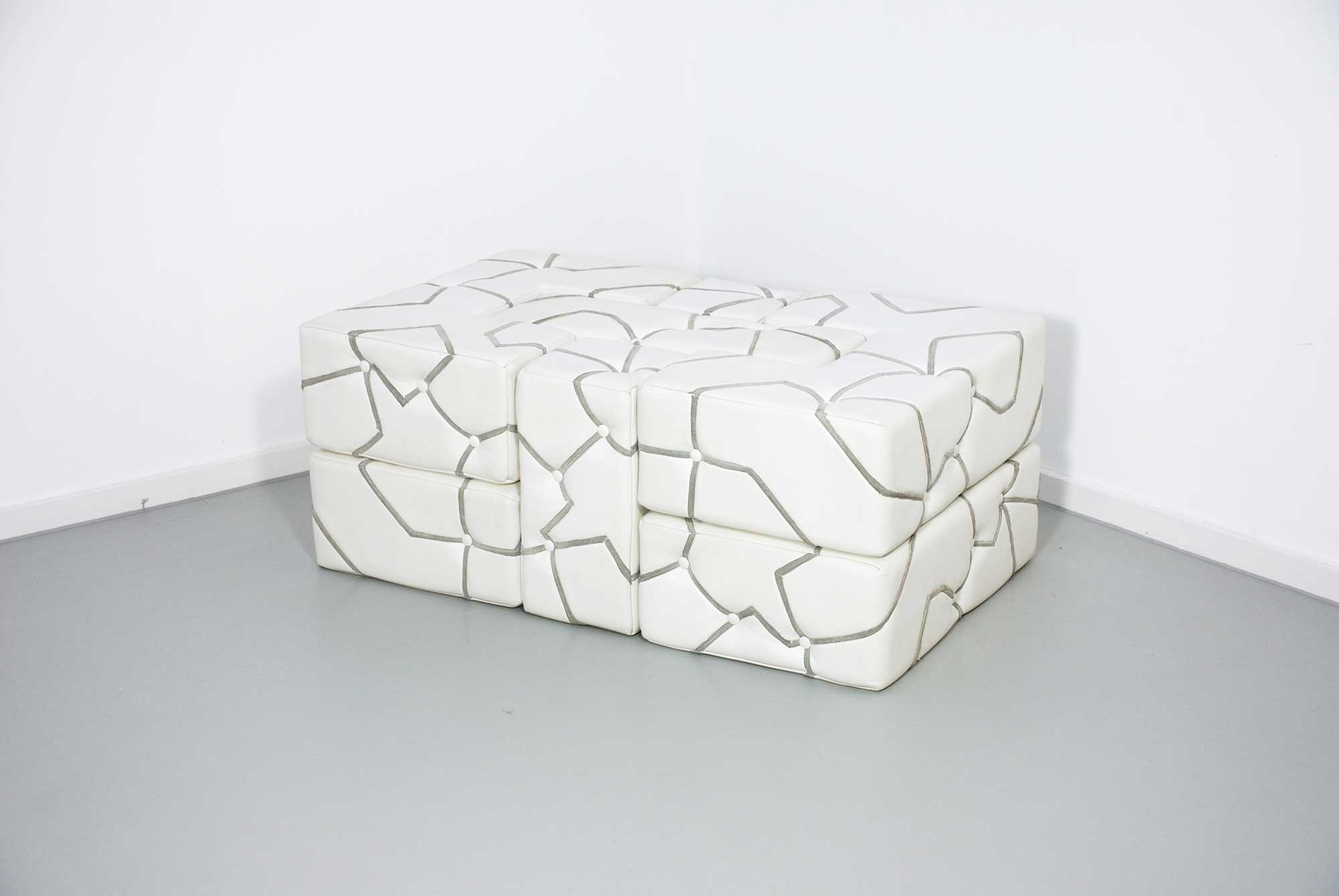 la-linea_pouffe_merel-karhof